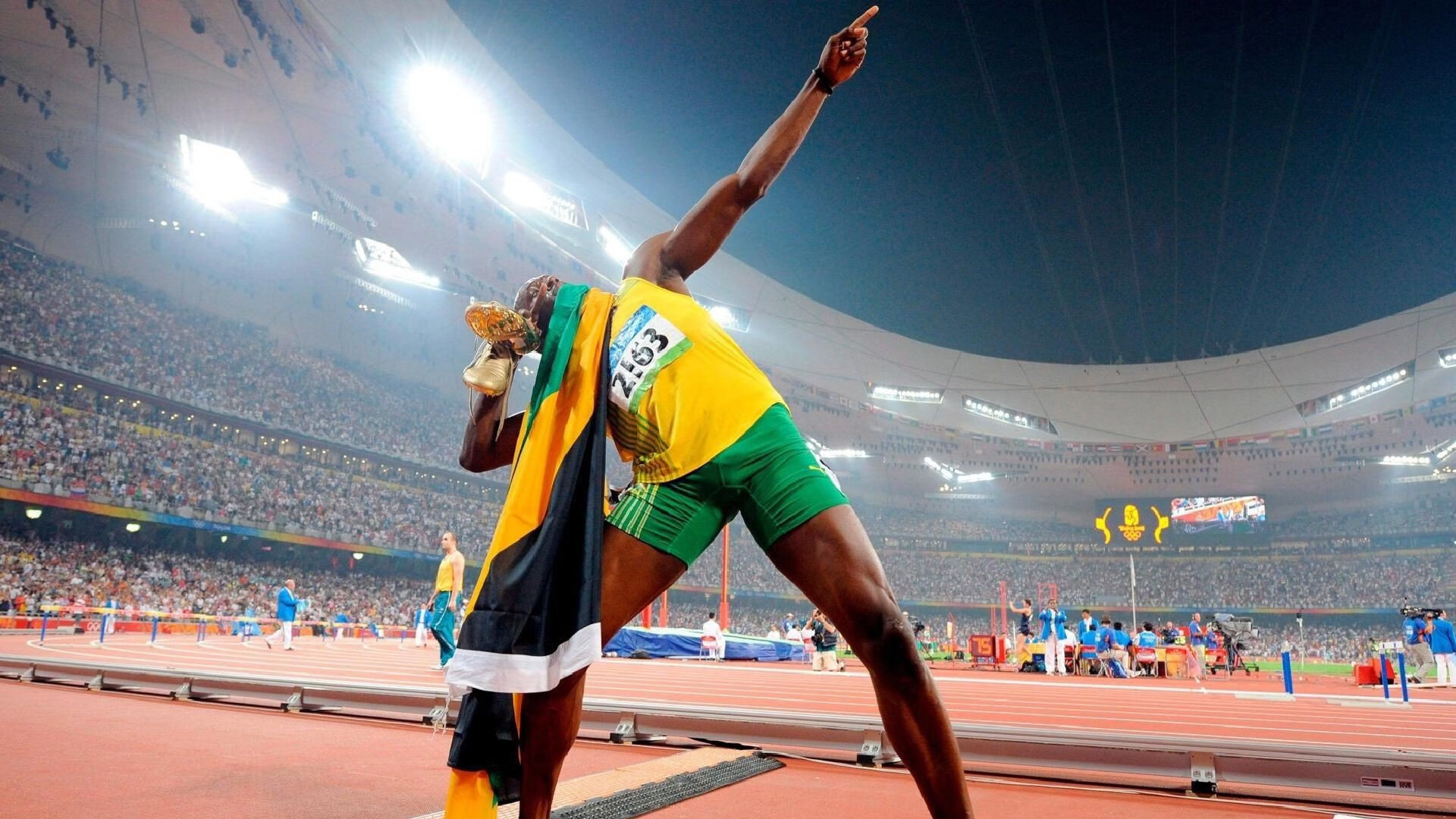 五大联赛是否调整防守球员盯人策略以匹配新节奏需求，五大联赛球迷进场